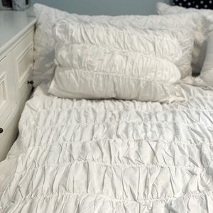 Pottery Barn Dorm White Duvet and Sham